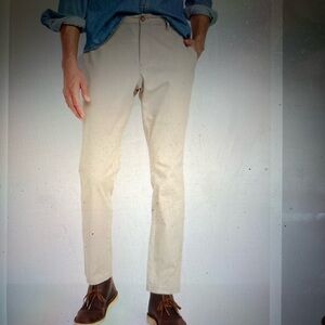 Men’s khaki pants